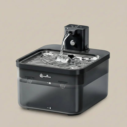 Pet water fountain with 4000mAh battery indicator on a beige background.